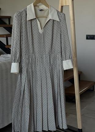 Плісирована сукня міді lily basic з білим комірцем (розмір xl) але і на м і на s підходить