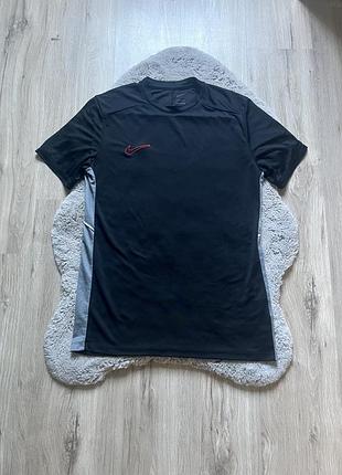 Nike dri-fit slim fit футболка гарна
