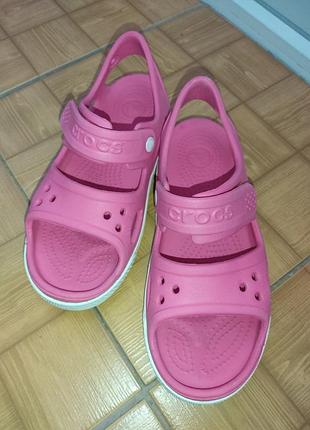 Сандалі, crocs