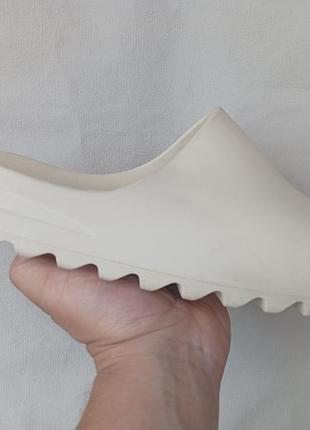 Шлепанцы adidas yeezy