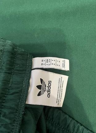 Спортивний комплект adidas (футболка + шорти) розмір м ,в ідеальному стані !