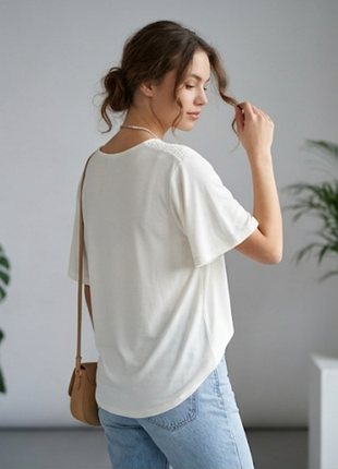 Блуза-футболка в стилі casual