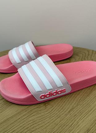 Оригінальні шльопанці adidas