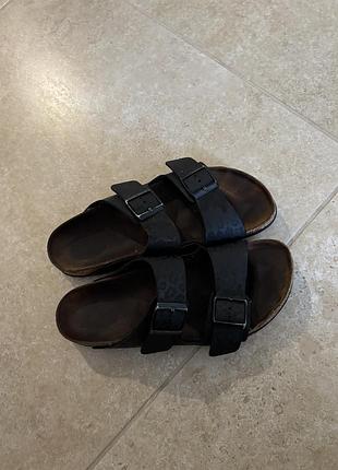 Birkenstock чорні на 39 розмір