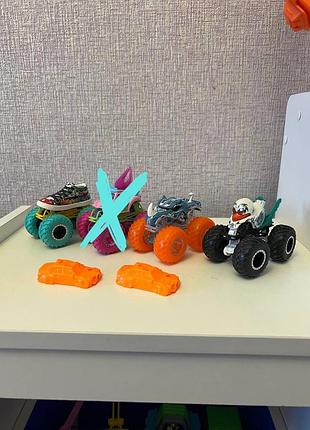 Машинка  хот вілс монстр трак hot wheels monster truck