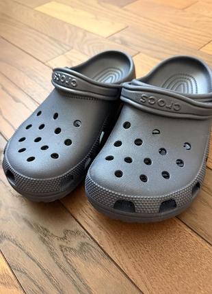 Crocs m6w8 темно-сині (маломірять, на 35-36 розмір)