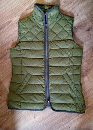 Женская пуховая жилетка оливкового цвета marc o'polo s, 36