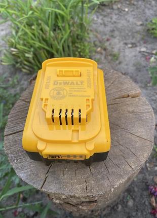 Акумулятор dewalt dcb206 xr 20в 6аг 2