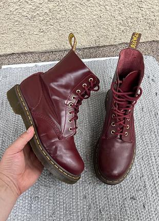 Шкіряні черевики dr. martens