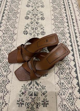Босоніжки zara 38 розмір на 39