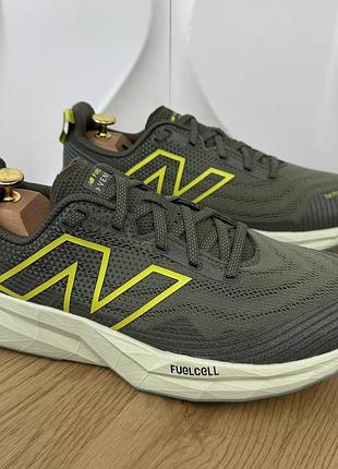 Оригінальні кросівки new balance fuelcell venym