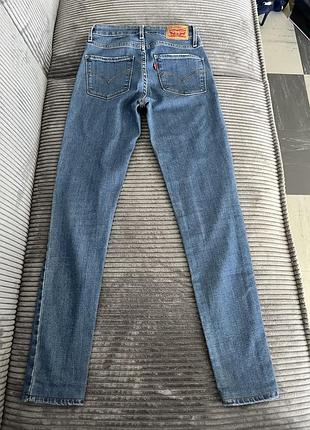 Джинсы levi's - идеальная посадка, завышенная талия, slim fit стильные оригинальные джинсы levi's с идеальной посадкой по фигуре.