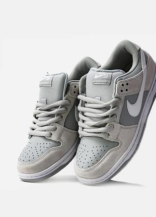 Чоловічі сірі кросівки nike sb dunk low white grey х данк 41