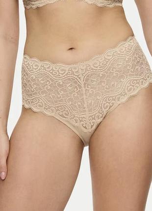 Классические трусы triumph с высокой талией amourette бежевые.