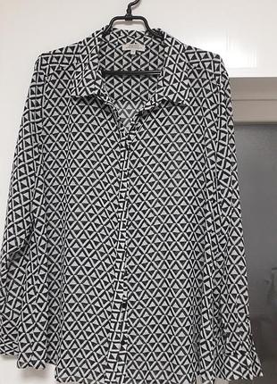 Papaya 
eur 20
44/ ххl/54
46/xxl/56( батал)
классическая женская блуза с воротником, длинными рукавами застегивается на пуговицы
турция 
идеальное состояние( новое)