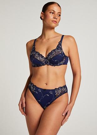 Бюст 80e, 85b hunkemoller