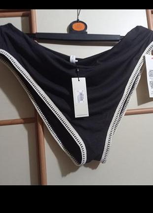 Новий низ від купальника з утяжкою на животі never fully dressed.
заміри: пот-52(73) см, висота-41 см.
