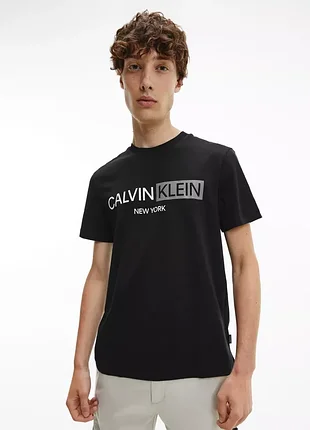 Чоловіча чорна футболка calvin klein new york logo shirt (розмір m)