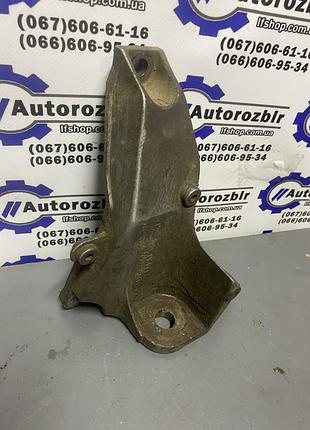 Кронштейн акпп правий superb 1, passat b5, audi a6c5, a4b5 (
