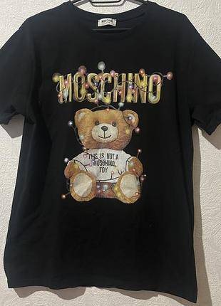 Moschino love футболка l розміру