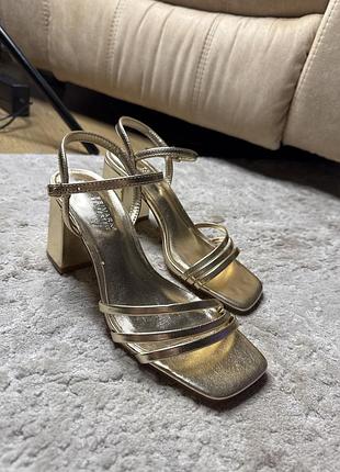 👡 босоніжки золоті  primark comfort fit