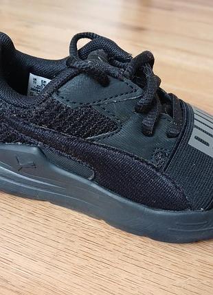 Кроссовки puma, оригинал. легкие и удобные. в отличном состоянии, дефектов нет. размер 29 по стельке факт 19 см