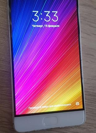 В идеале флагман xiaomi mi 5s 64 гб nfc+ шнур