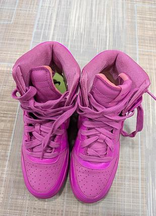 Кроссовки nike dunk high pink 39 p.
оригинал