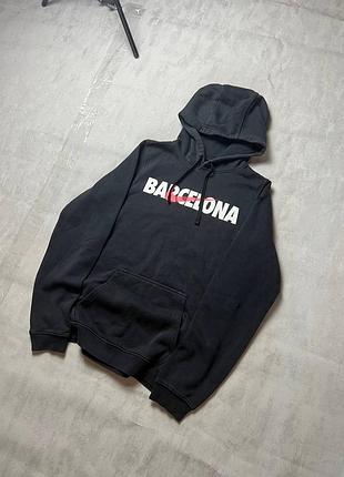 Худи nike barcelona   размер -по бирке хс, по факты с состояние идеальное   замеры длина-67 груди-49 длина рукава от плеча-67  цена-500грн