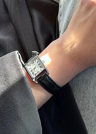 Трендовые прямоугольные часы casio timeless
