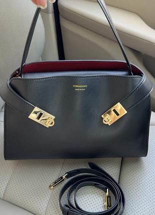 Жіноча шкіряна  сумка ferragamo