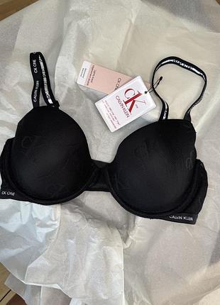 Бюстгальтер calvin klein новий 80с
