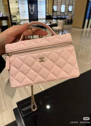 Маленька сумочка chanel з ручкою та цепочкою у кольорах