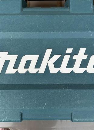 Аккумуляторный шурупуверт с отбойником makita, все в оригинале от кейса до бит.