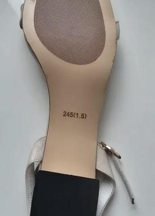 Продам босоніжки 3