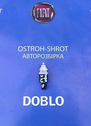 Датчик педали тормоза (лягушка) fiat doblo фиат добло 00-10 223 46840510, 51713873, 453450, 60669020, 60801906, 71752157, 71752158