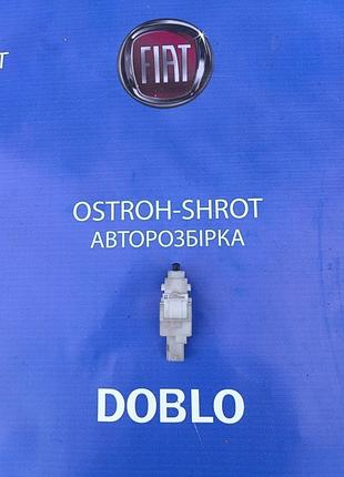 Датчик педали тормоза (лягушка) fiat doblo фиат добло 2000-2010 223 кузов 46742974