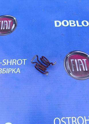 Пружина педалі зчеплення зворотня fiat doblo добло opel combo d комбо 09-18 263 кузов 77367806, 71747805, 68531787aa