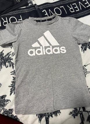 Футболка adidas