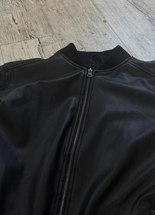 Крутий бомбер pull&bear - л 5
