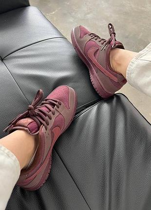 Nike sb dunk city of love burgundy crush