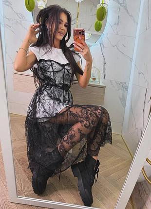 Сукня з мереживом