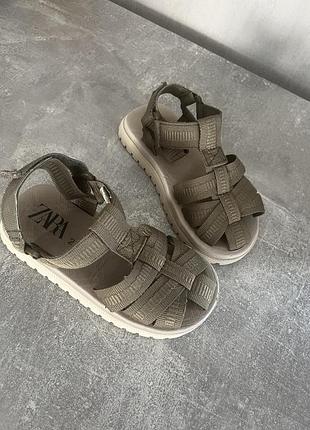 Дитячі босоніжки зара
