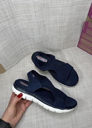 Оригінальні босоніжки skechers