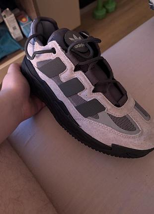 Продам кросівки adidas 26.5