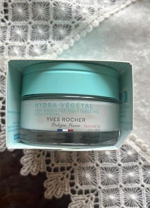 Зволожувальний крем hydra vegetal бренду yves rocher