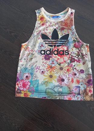 Отличная футболка бренд adidas