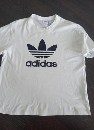 Футболка  жіноча бренд  adidas ,