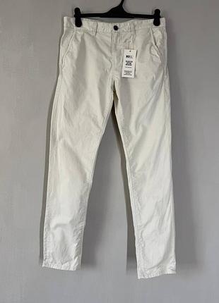Стильні молочні чоловічі чіноси / штани tom tailor denim slim chino