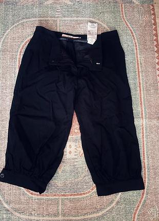 Капрі red valentino